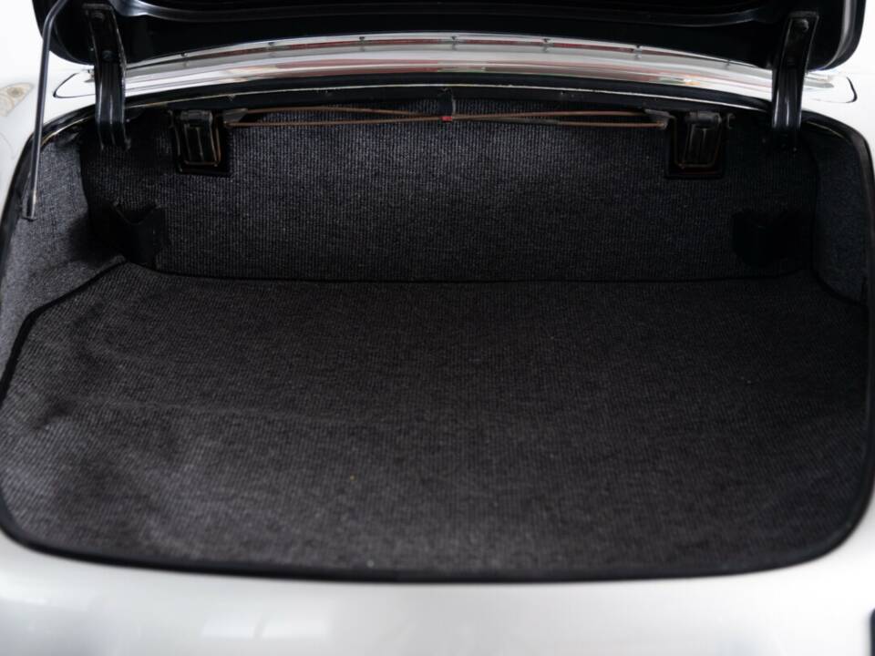 Image 33/36 of Mercedes-Benz 300 SL Roadster (1961)