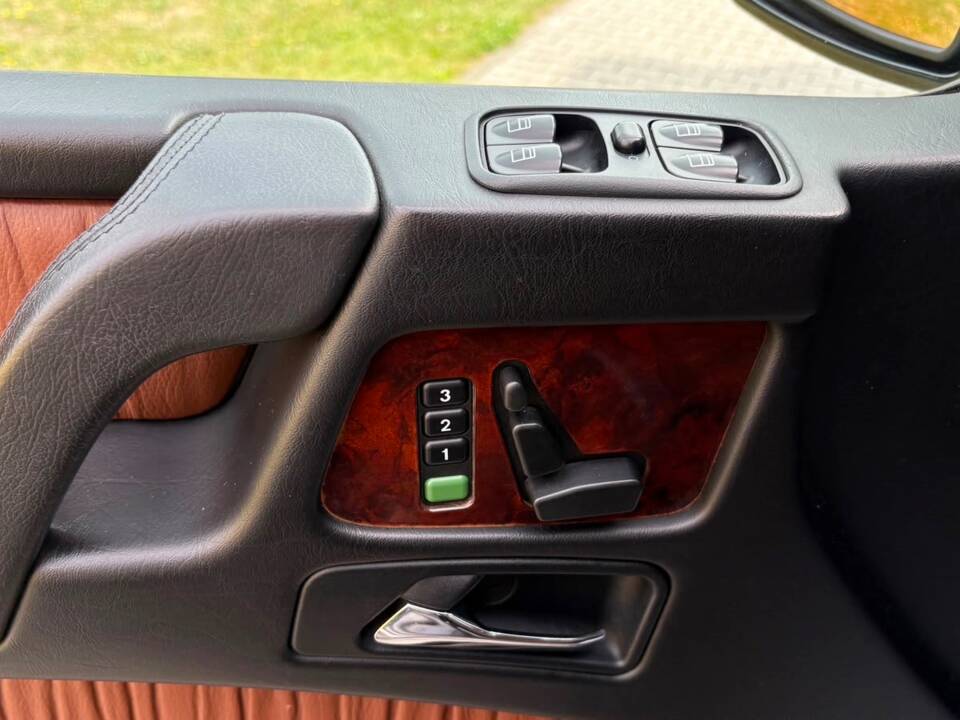 Imagen 34/35 de Mercedes-Benz G 320 CDI (2009)