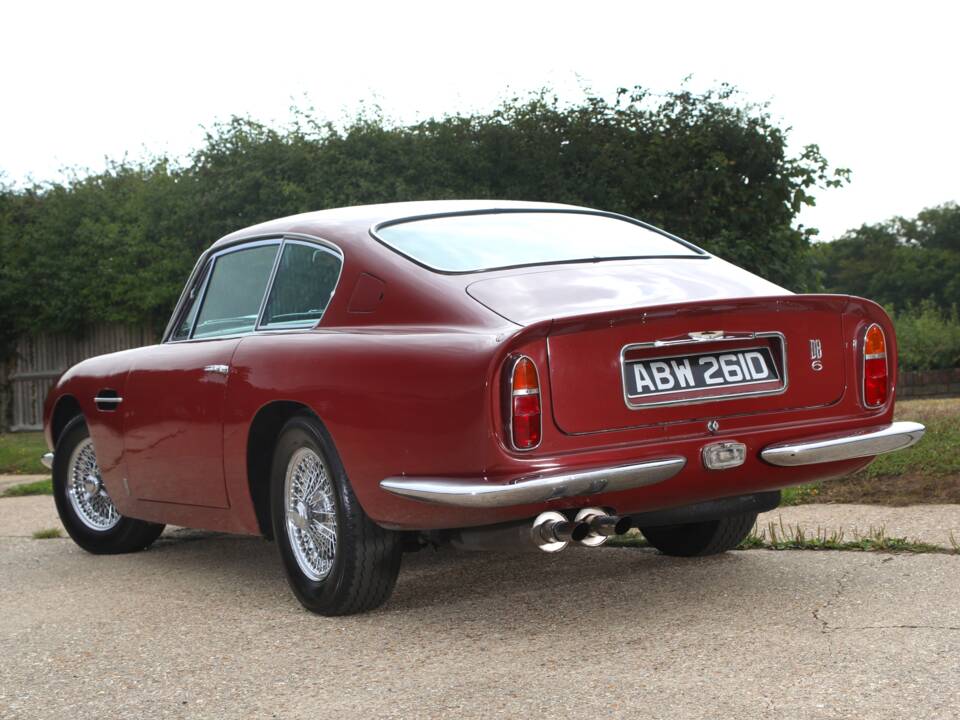 Image 3/23 of Aston Martin DB 6 (1966)