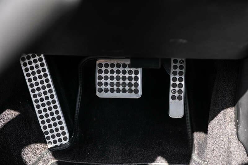 Image 22/50 of Aston Martin Vanquish Volante (2014)