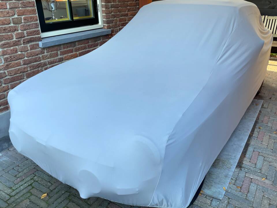 Image 22/50 of MG MGB GT (1972)