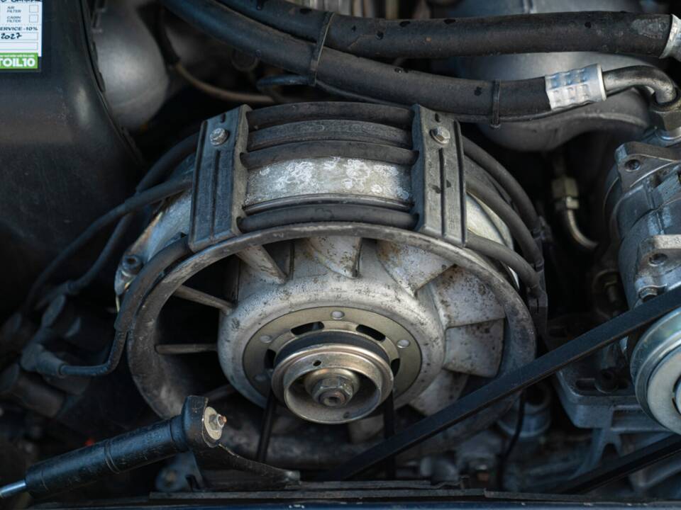 Bild 48/50 von Porsche 911 Carrera 3.2 (1989)