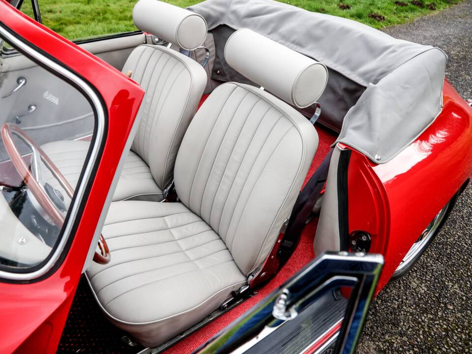 Image 32/40 de Porsche 356 B 1600 Super 90 (1961)