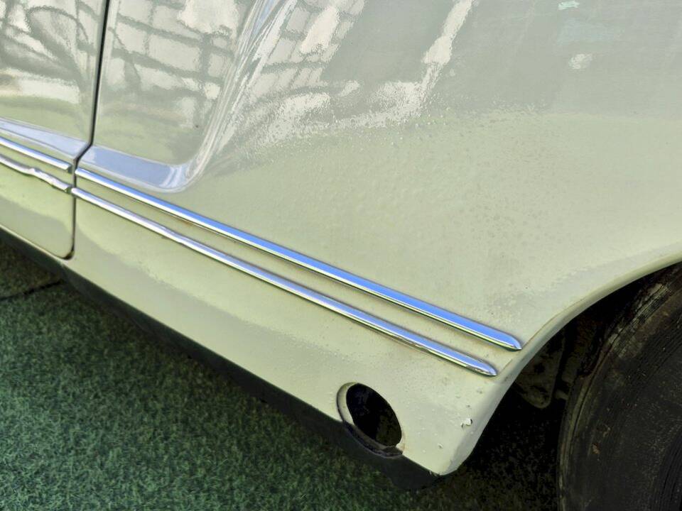 Image 69/71 of Volkswagen Karmann Ghia 1200 (1962)