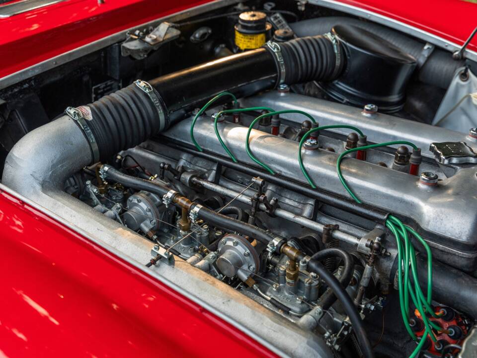 Image 5/27 of Alfa Romeo 2600 Spider (1964)