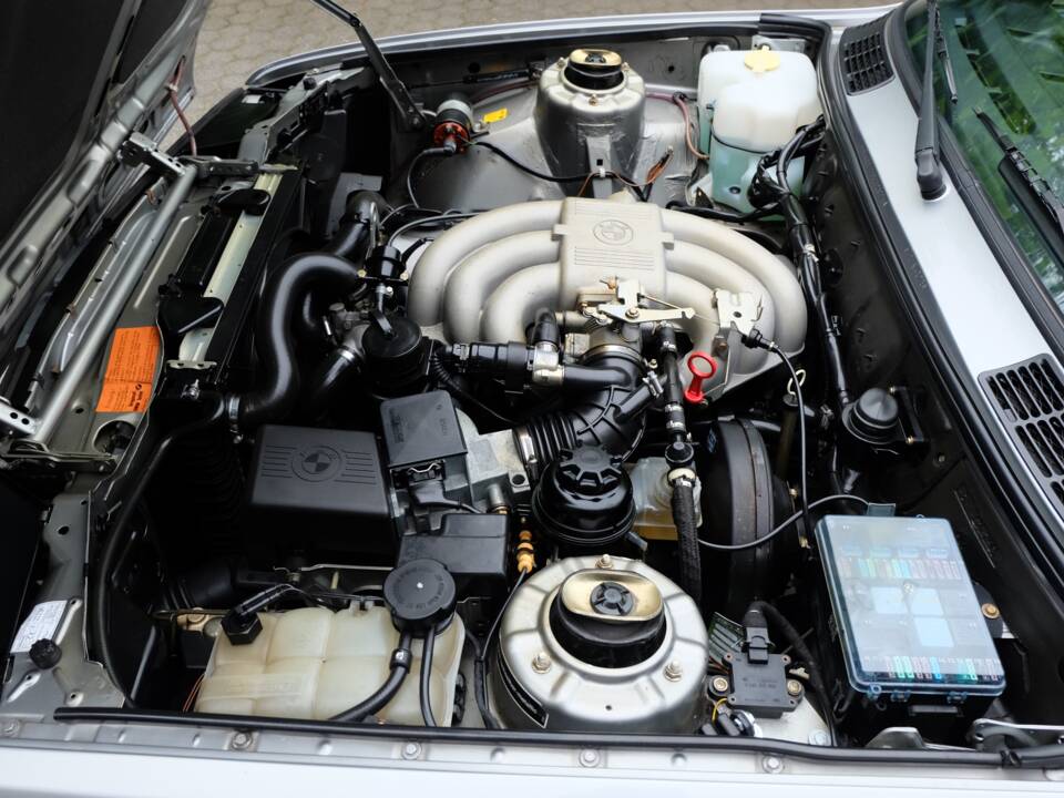 Bild 44/56 von BMW 325ix (1987)