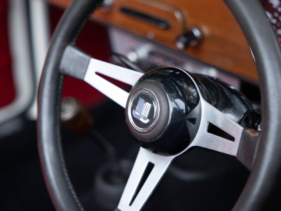 Image 41/50 of Triumph Herald 1200 (1967)