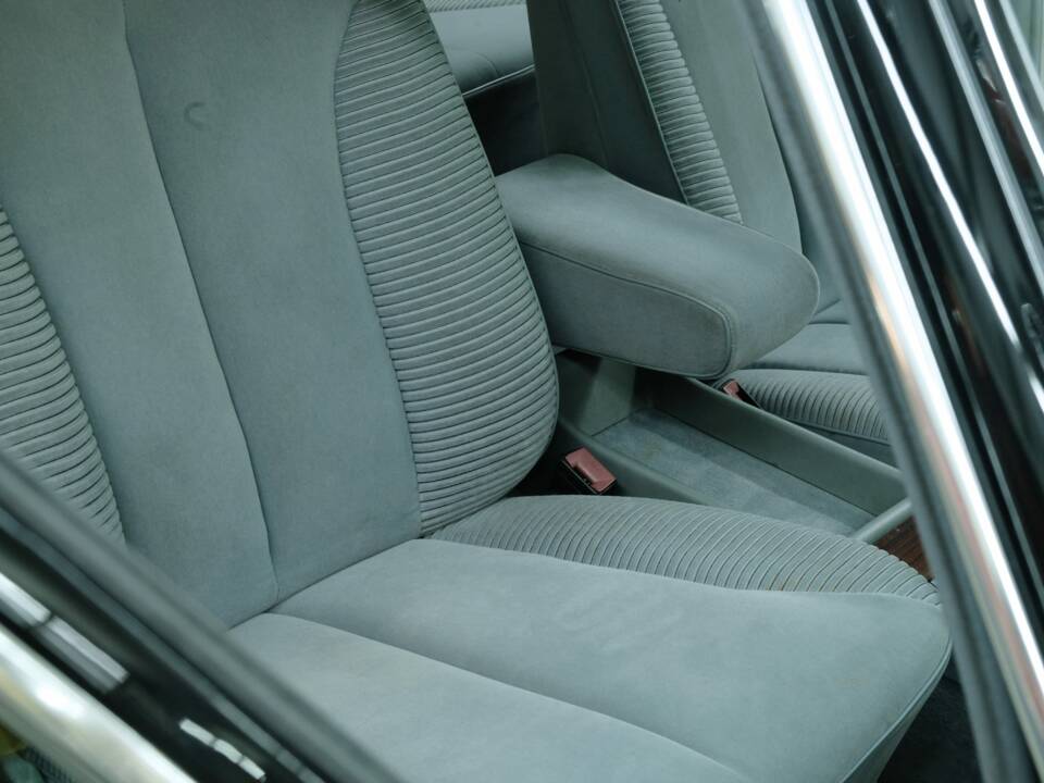 Bild 28/50 von Mercedes-Benz 300 SEL (1991)