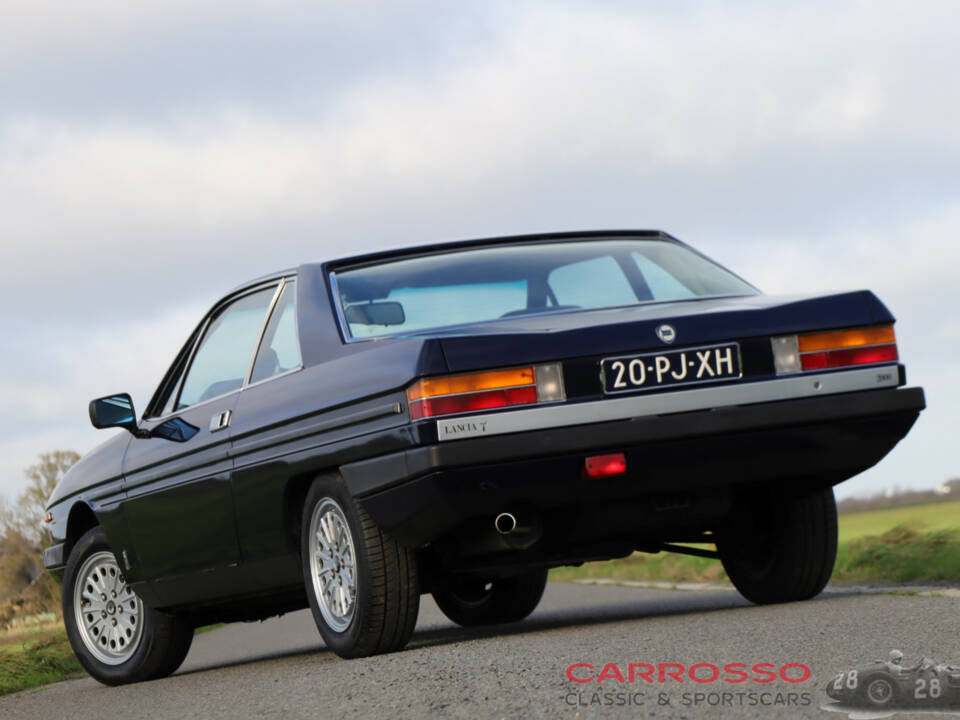 Image 15/50 de Lancia Gamma Coupe 2000 (1981)