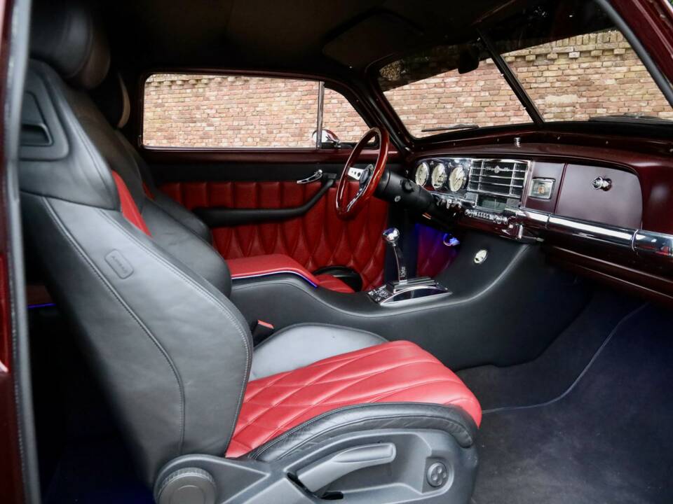 Image 48/50 of Plymouth Special Deluxe (1950)