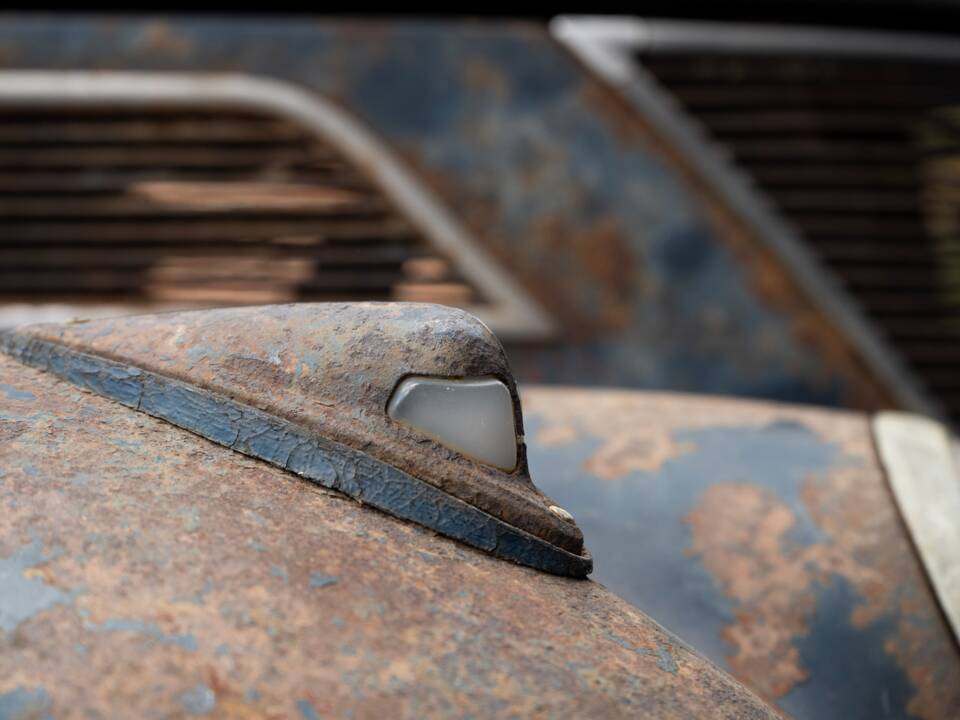 Image 104/134 of Ford V8 (1937)