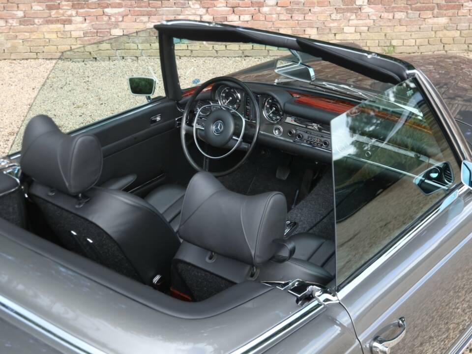 Bild 43/50 von Mercedes-Benz 280 SL (1971)