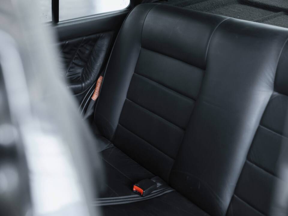 Image 21/39 of Volkswagen Golf Mk II GTi 16V 1.8 (1991)