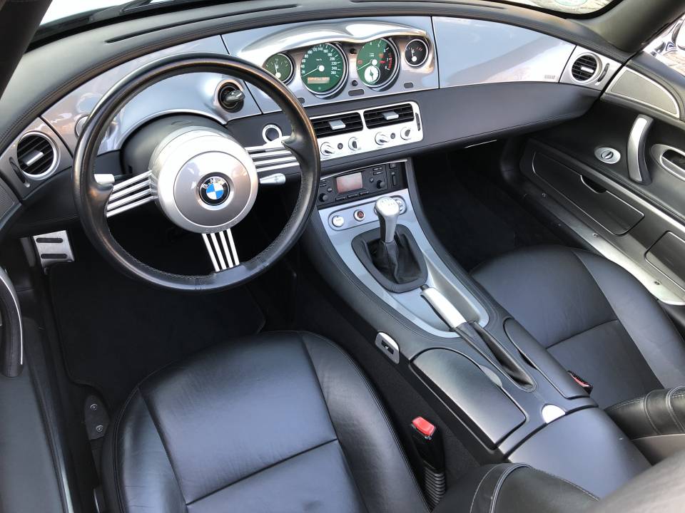 Image 19/68 of BMW Z8 (2000)