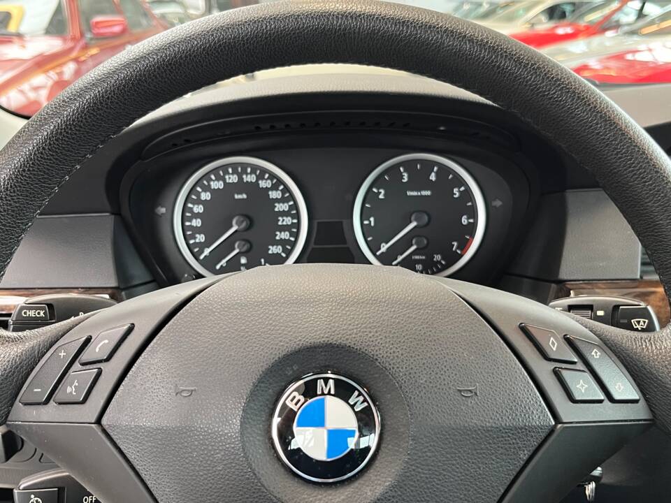 Afbeelding 7/38 van BMW 530i (2003)