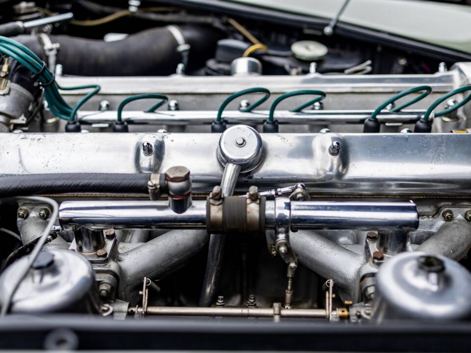Image 45/50 de Aston Martin DB 4 (1960)