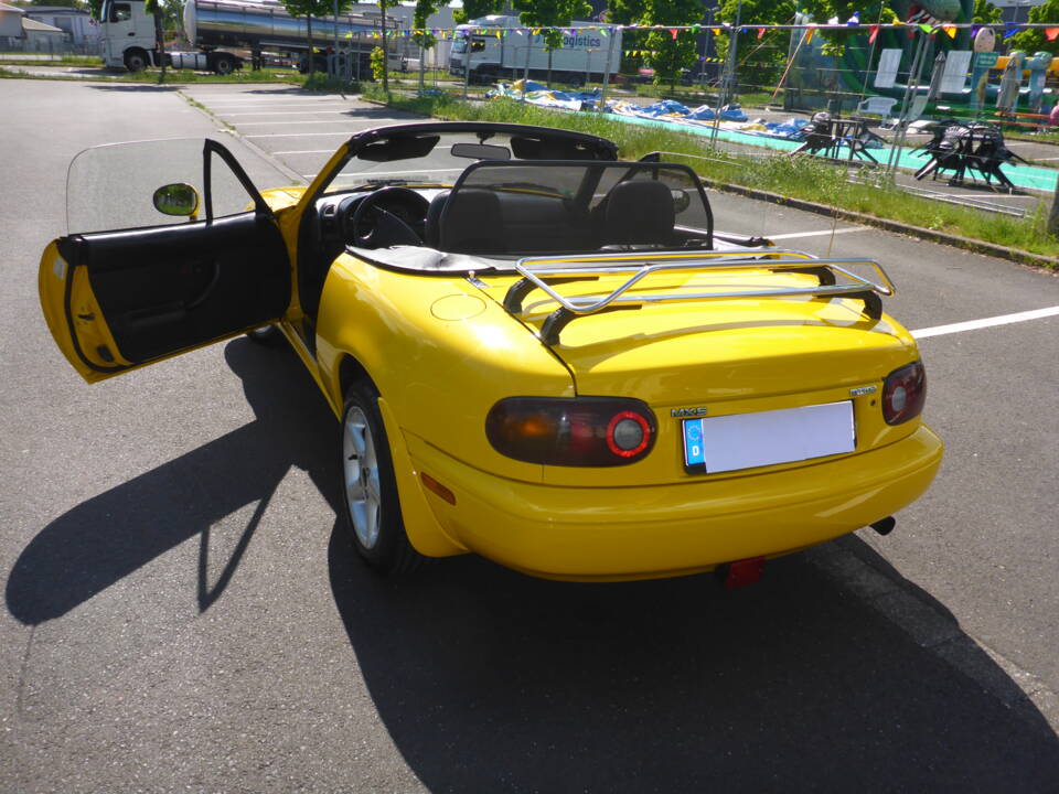 Immagine 16/56 di Mazda MX-5 1.6 (1995)