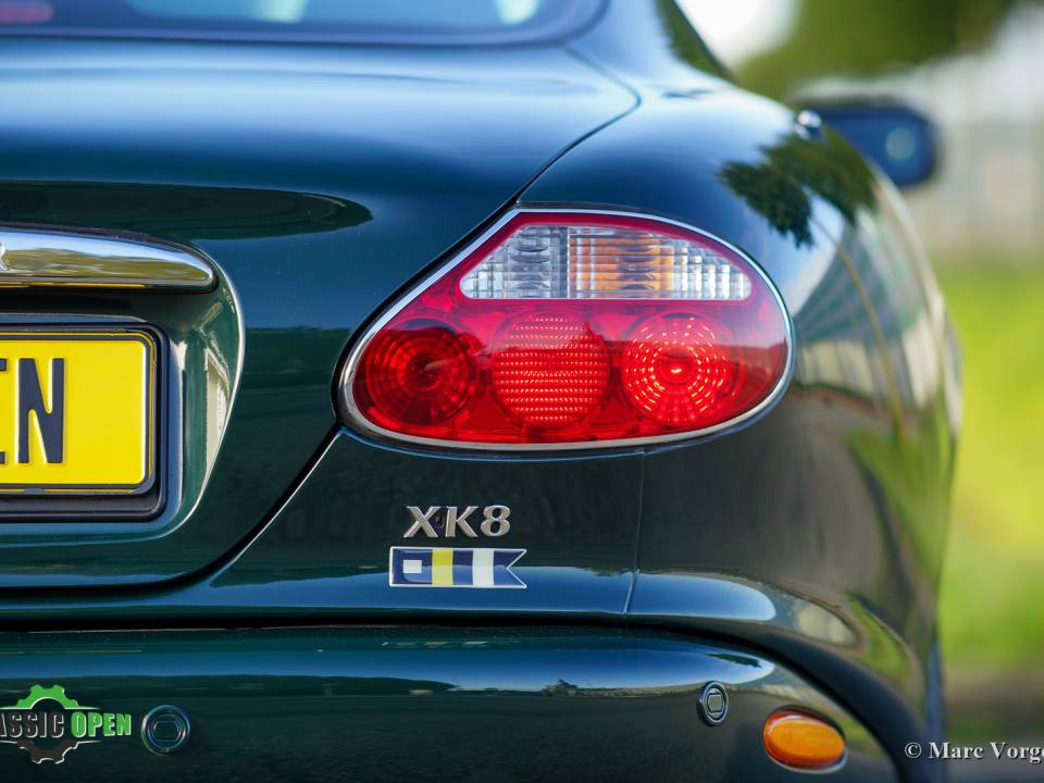 Imagen 39/44 de Jaguar XK8 4.0 (2001)