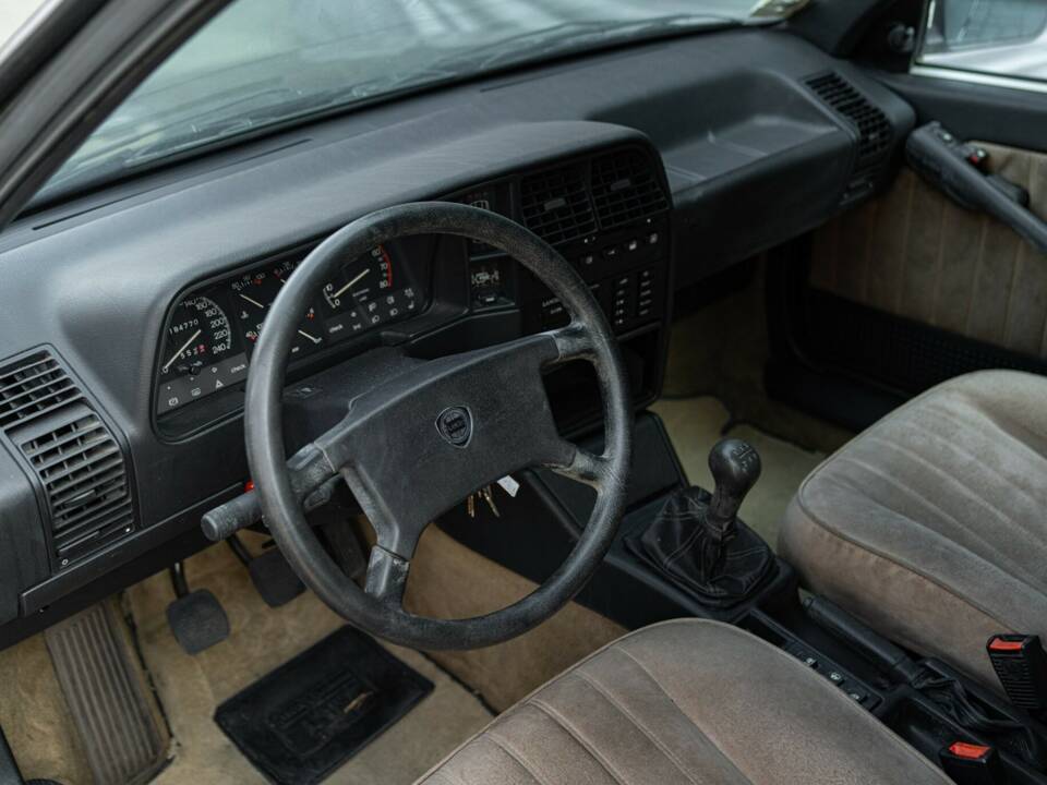 Immagine 29/42 di Lancia Thema 6V (1985)