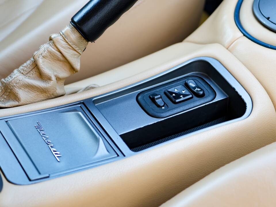 Image 32/53 de Maserati 4200 Cambiocorsa (2003)