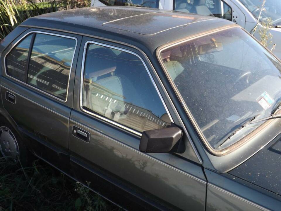 Immagine 18/50 di Volvo 360 GLE (1986)