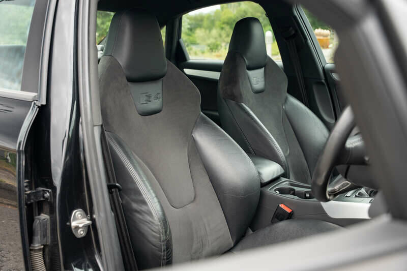 Image 40/50 of Audi S4 (2010)