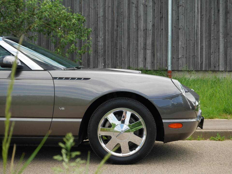 Immagine 4/32 di Ford Thunderbird (2003)