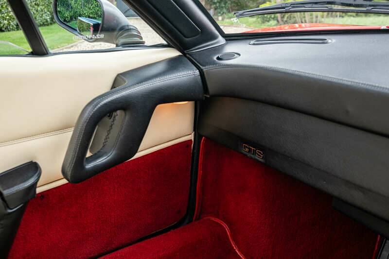 Afbeelding 36/49 van Ferrari 328 GTS (1989)