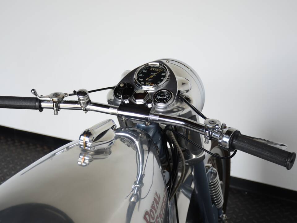 Image 38/42 of Royal Enfield 700 Silver Shotgun (1955)