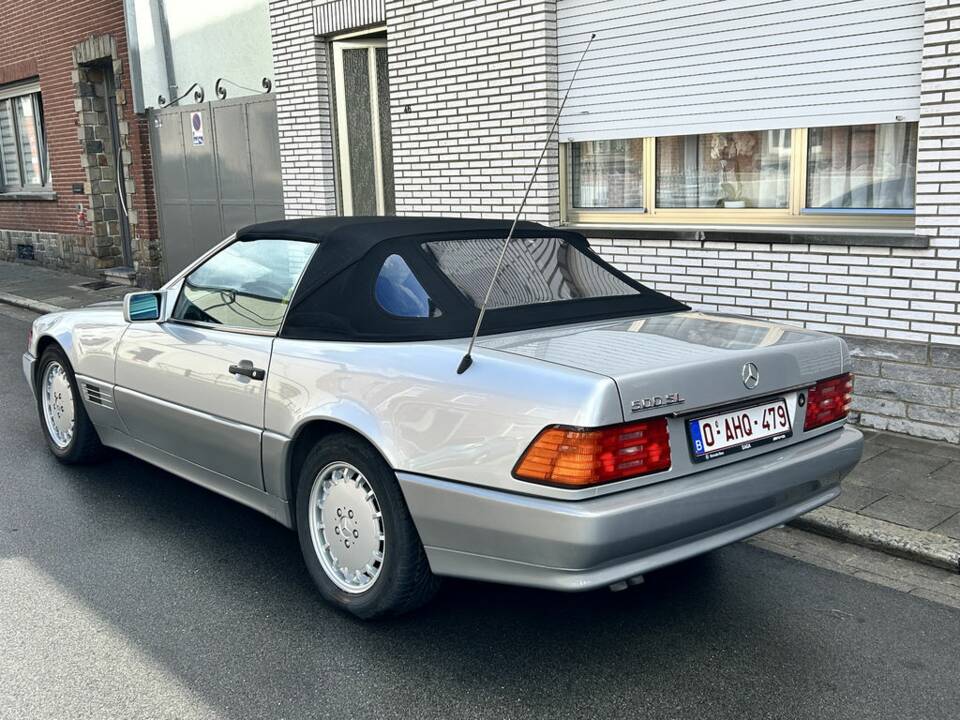 Image 6/8 de Mercedes-Benz 500 SL (1990)