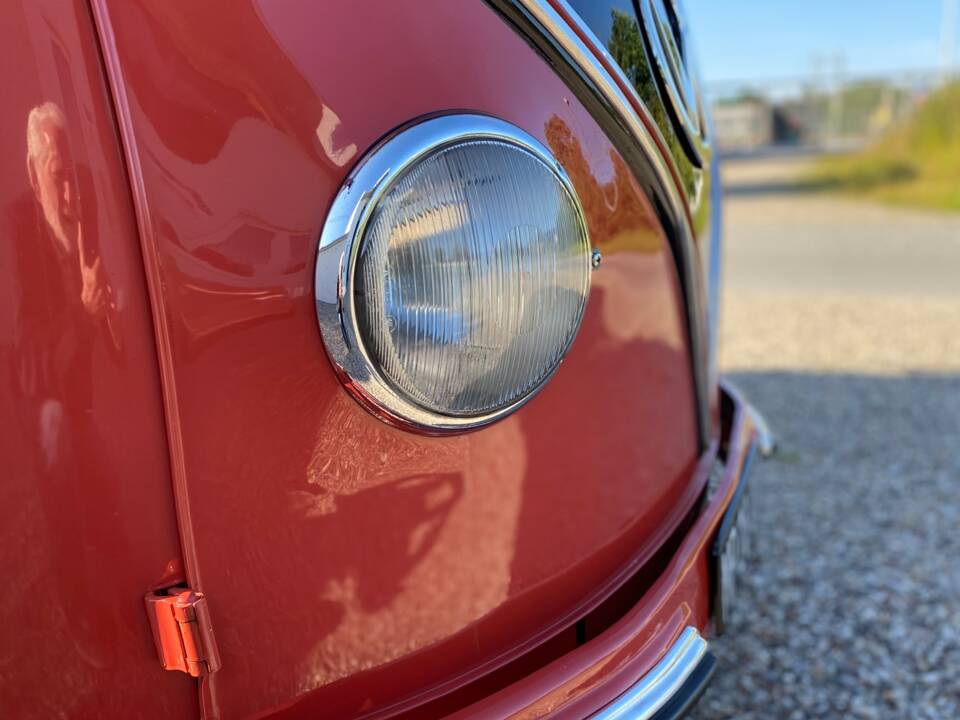 Immagine 24/61 di Volkswagen T1 Samba 1.2 (1958)