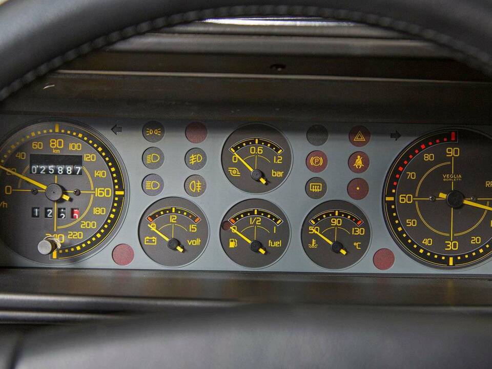 Image 19/20 de Lancia Delta HF Integrale Evoluzione I (1992)