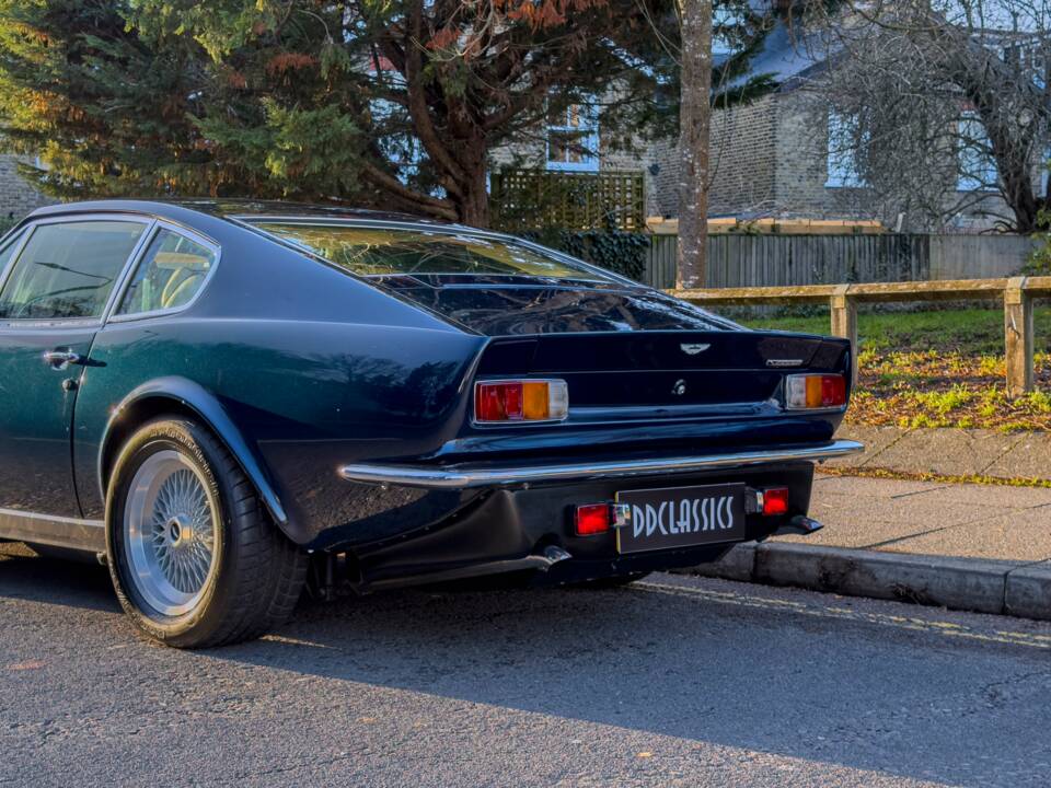 Afbeelding 11/22 van Aston Martin V8 Vantage X-Pack (1987)