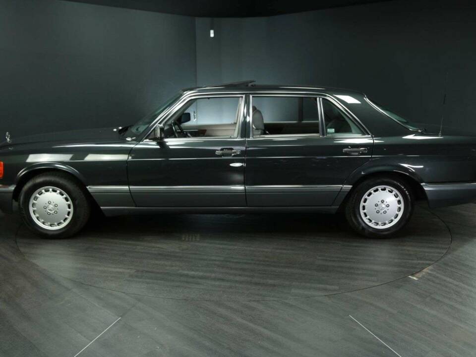 Image 3/30 of Mercedes-Benz 560 SEL (1989)