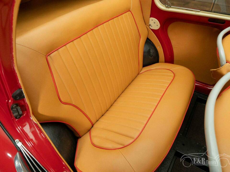 Bild 15/19 von Renault 4 CV Décapotable (1951)