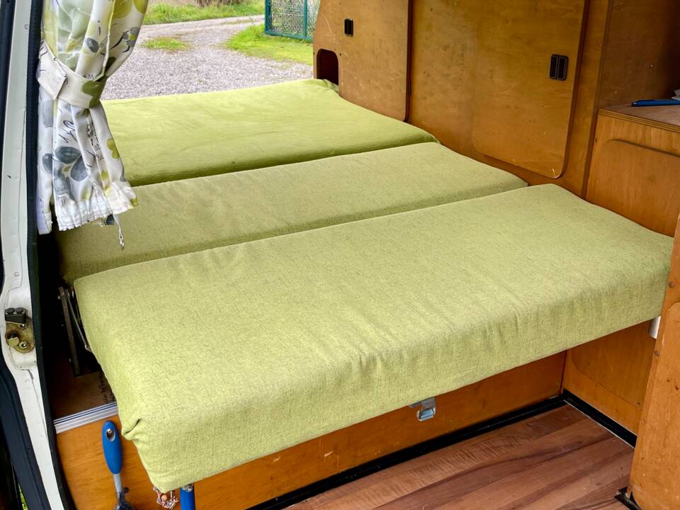 Bild 13/17 von Volkswagen T3 Camper 1.6 D (1983)