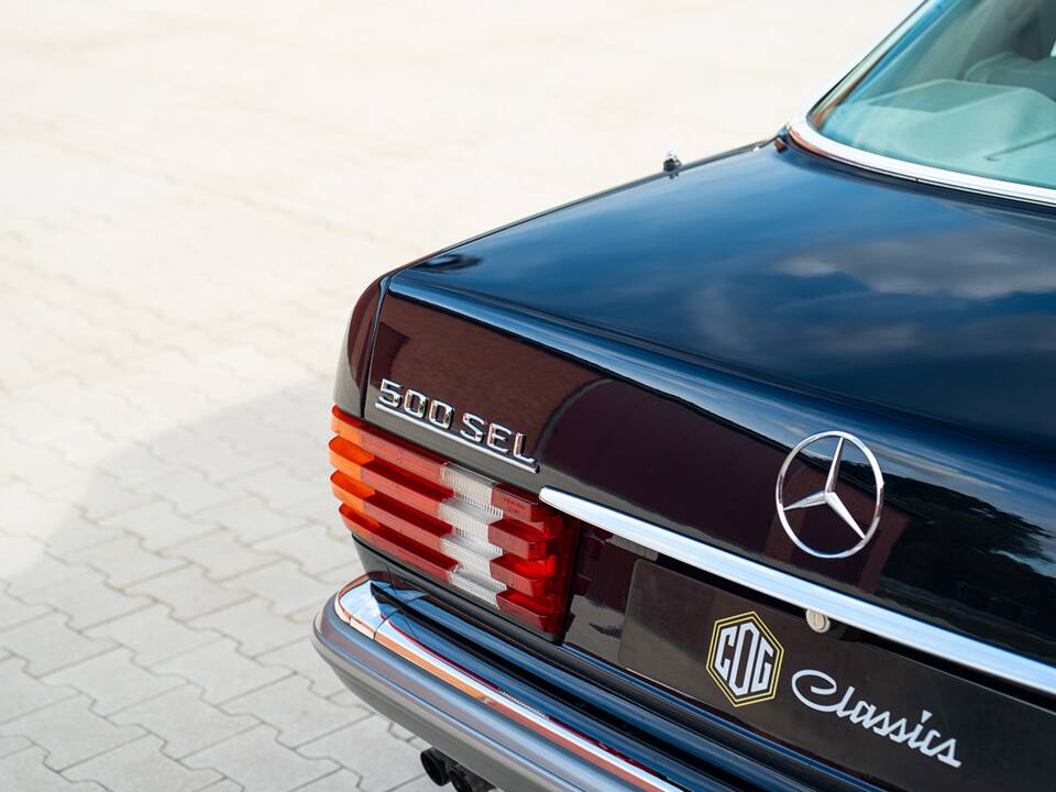 Image 15/72 de Mercedes-Benz 500 SEL (1984)