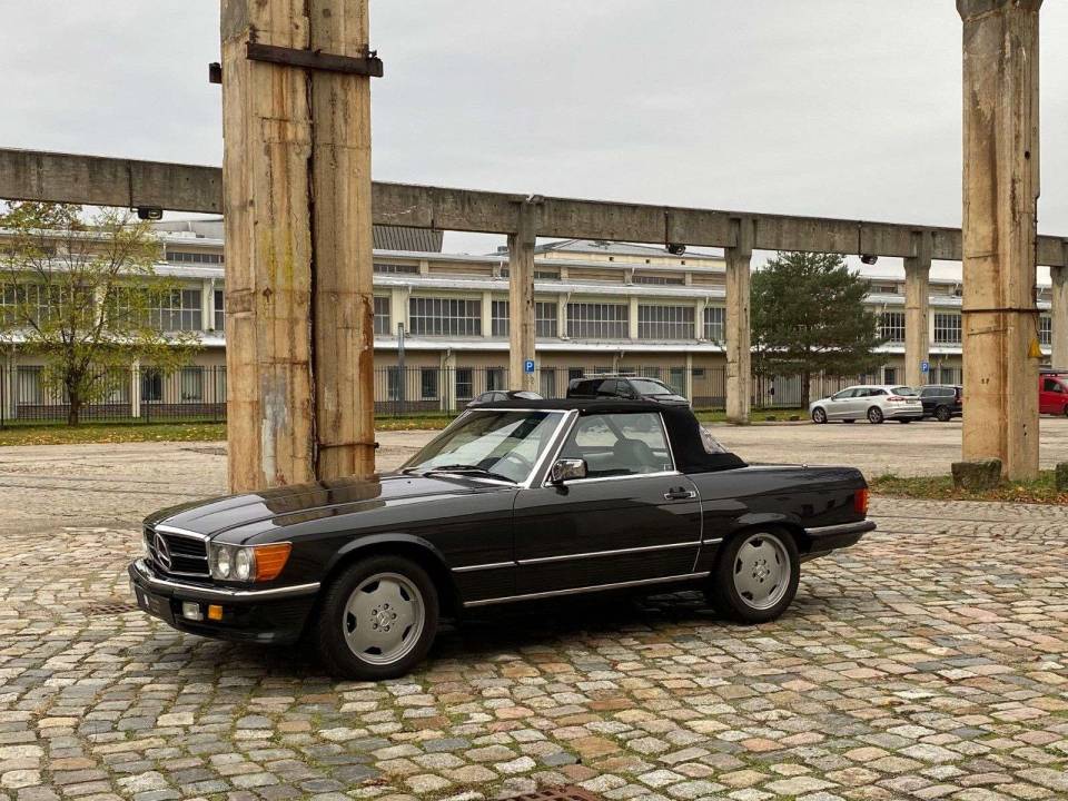 Image 10/17 of Mercedes-Benz 560 SL (1986)