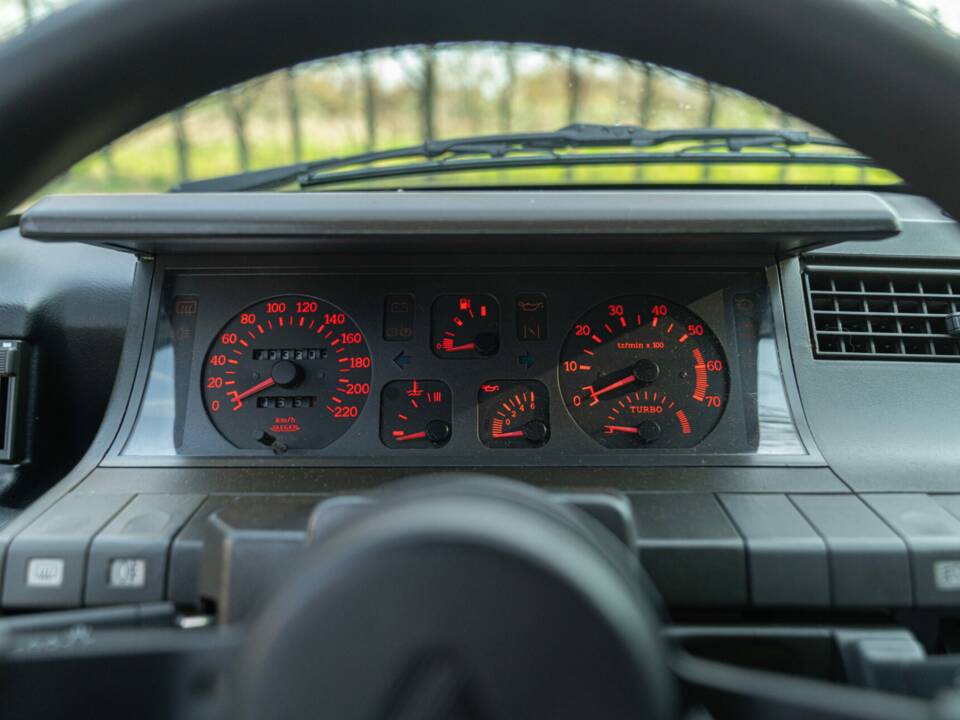 Image 42/50 de Renault R 5 GT Turbo (1986)