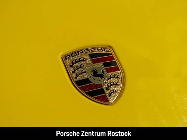 Image 2/29 de Porsche 911 Carrera (2017)