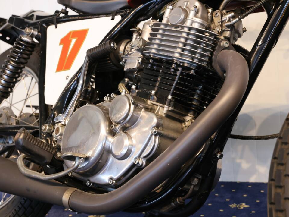 Image 19/30 of Yamaha SR500 (1981)