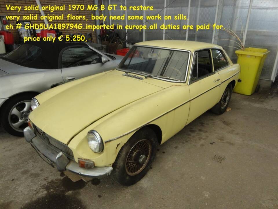 Bild 28/34 von MG MGB GT (1970)