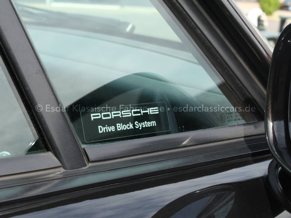 Bild 19/29 von Porsche 911 Carrera 4 (1996)