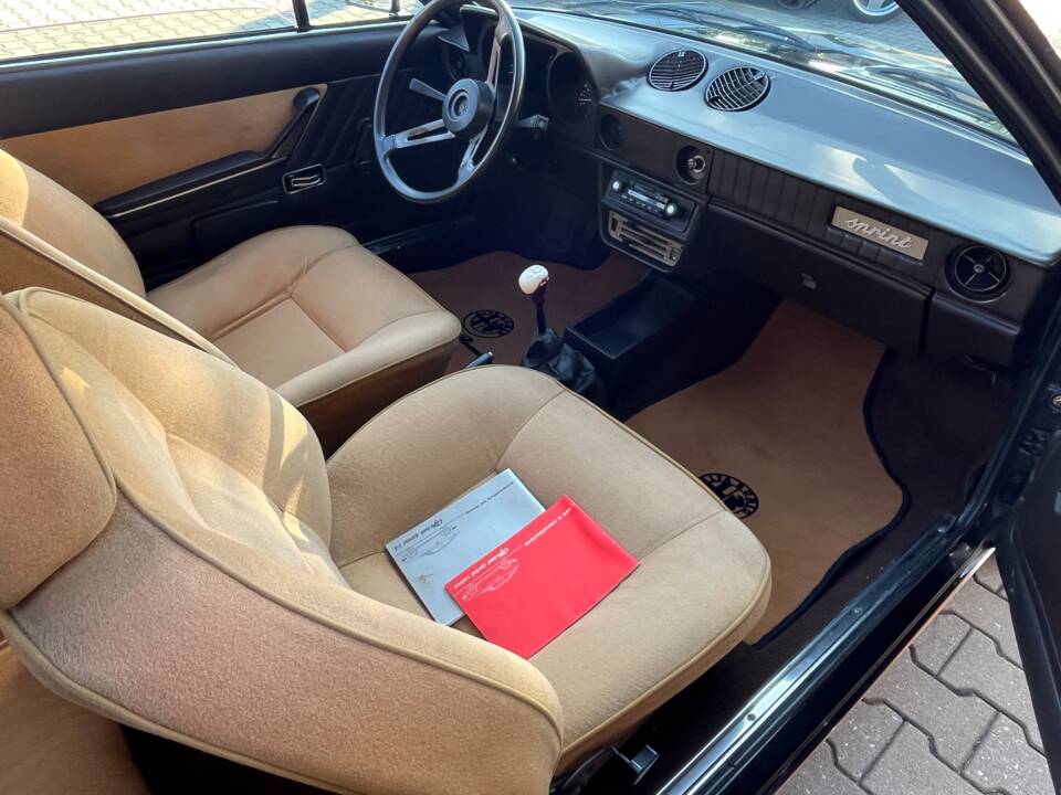 Afbeelding 14/25 van Alfa Romeo Alfasud 1.5 Sprint Veloce (1982)