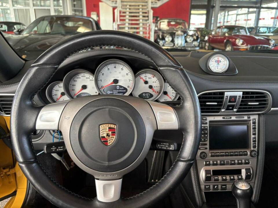 Bild 12/30 von Porsche 911 Carrera 4S (2005)