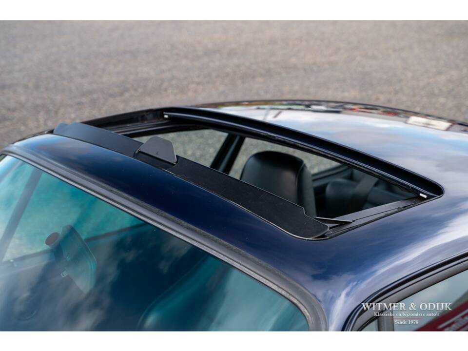 Image 28/33 de Porsche 911 Carrera 4 (1992)