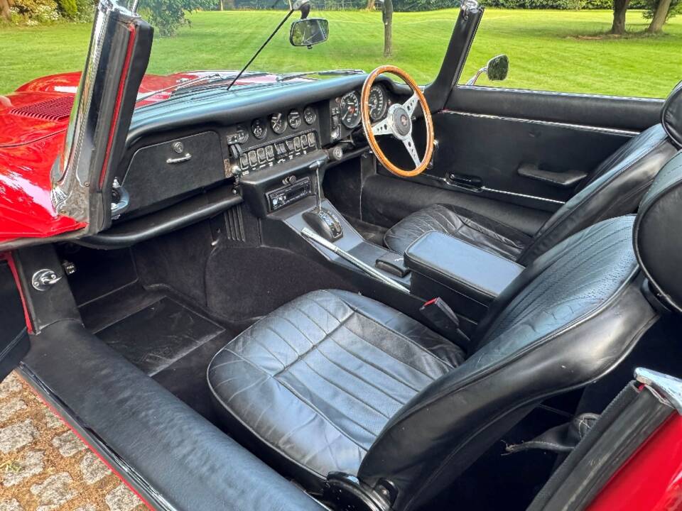 Image 26/39 of Jaguar E-Type V12 (1974)