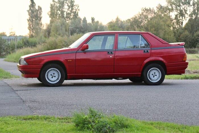 Imagen 7/7 de Alfa Romeo 75 1.8 (1988)