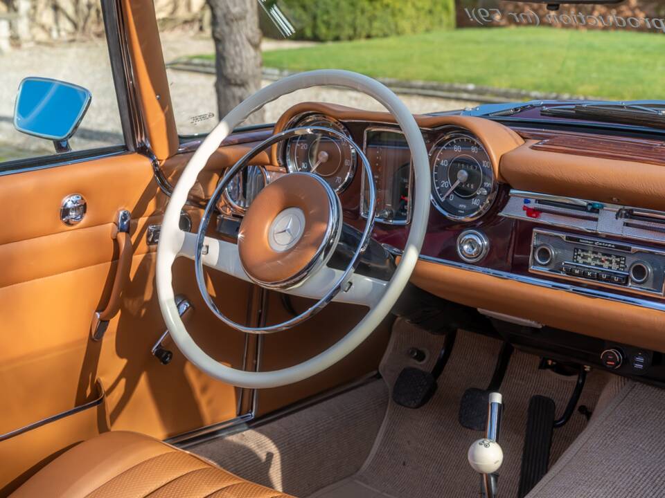 Image 20/35 de Mercedes-Benz 230 SL (1963)