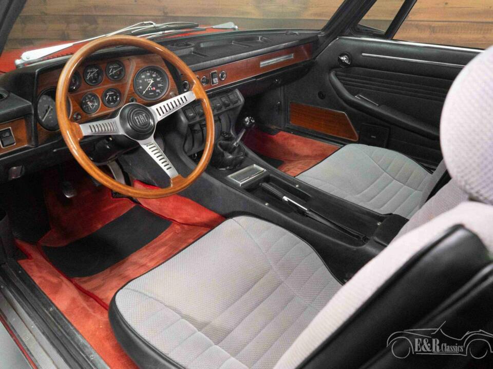 Bild 11/20 von FIAT Dino 2400 Coupe (1972)